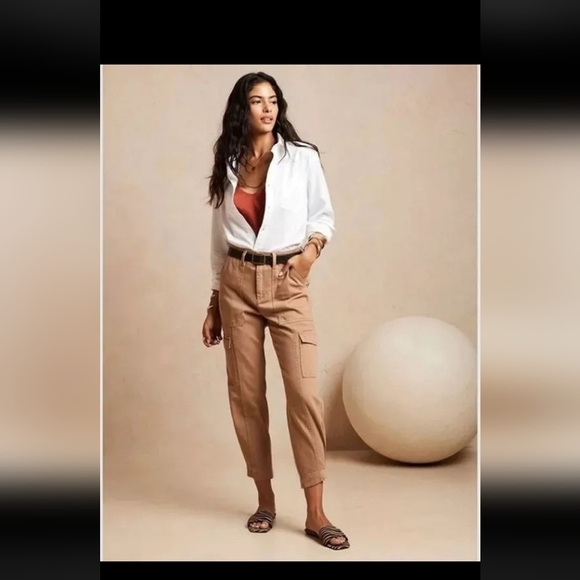 Banana Republic, High Rise Tapered Utility Pant, Iced Latte, Petite 00 - Picture 5 of 5